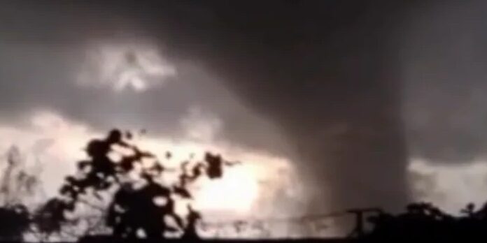 Supercélula gera tornado e provoca danos em cidades gaúchas