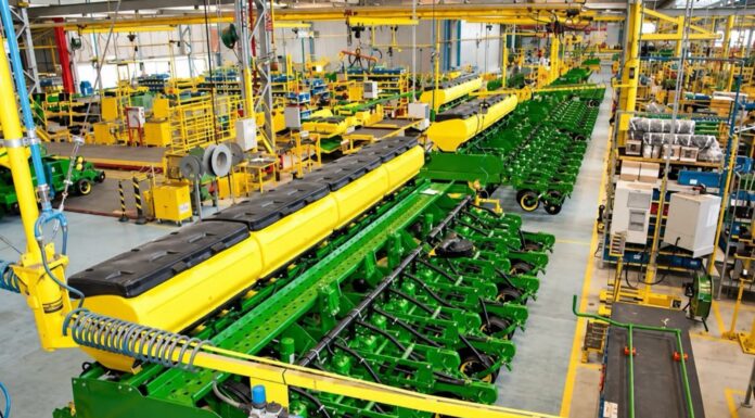 John Deere propõe acordo para evitar 150 demissões no Rio Grande do Sul